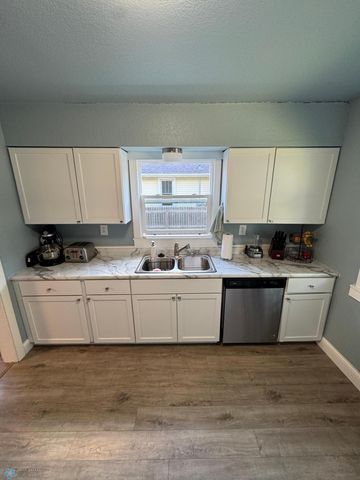 1418 12th Avenue S, Fargo, ND 58103