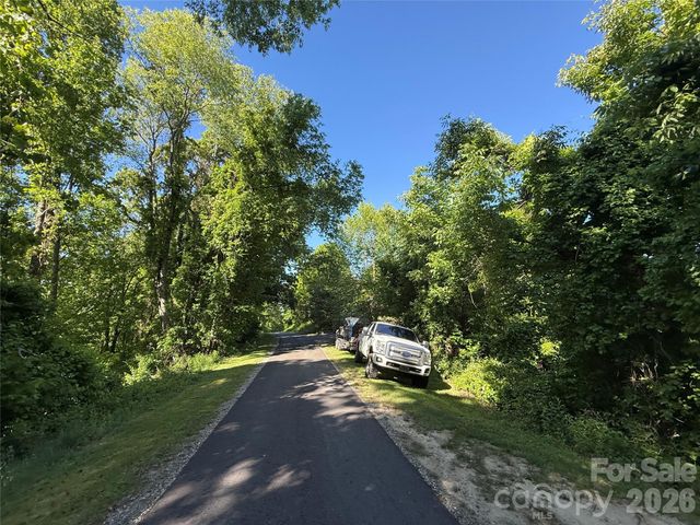 9999 Hunters Ridge Road, Canton, NC 28716