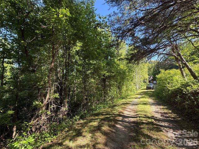 9999 Hunters Ridge Road, Canton, NC 28716