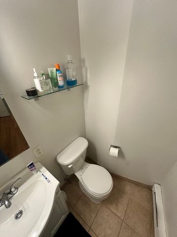 12 Stoneholm St 420, Boston, MA 02155