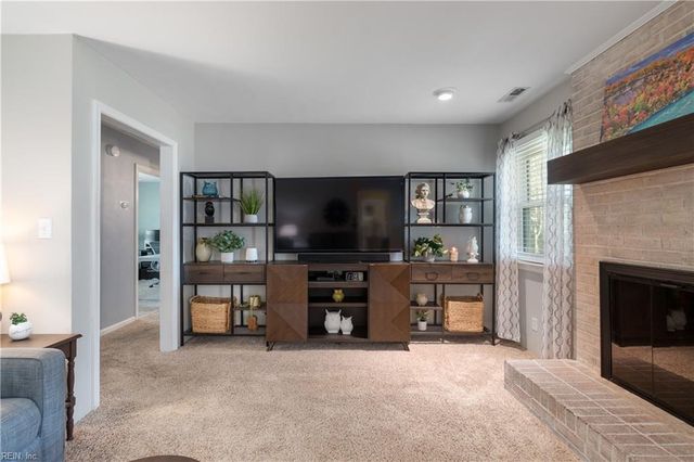 2736 Horseshoe DR, Chesapeake, VA 23322