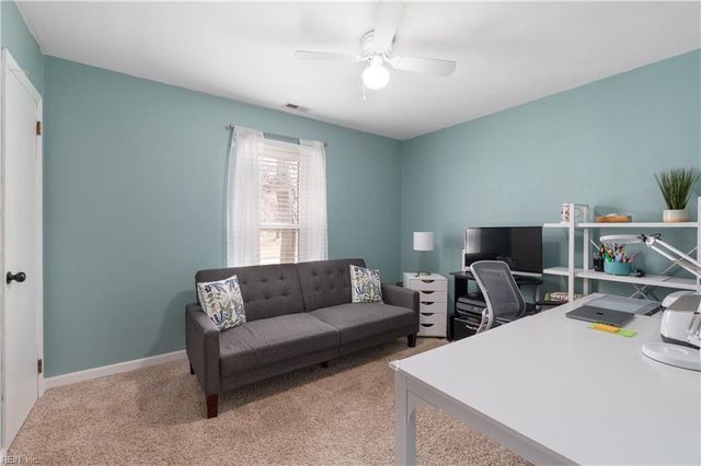 2736 Horseshoe DR, Chesapeake, VA 23322