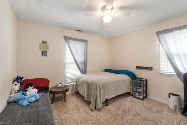 2736 Horseshoe DR, Chesapeake, VA 23322