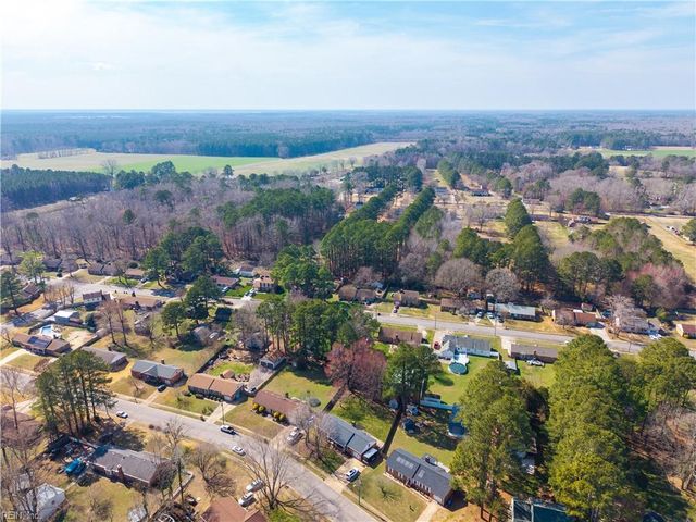 2736 Horseshoe DR, Chesapeake, VA 23322