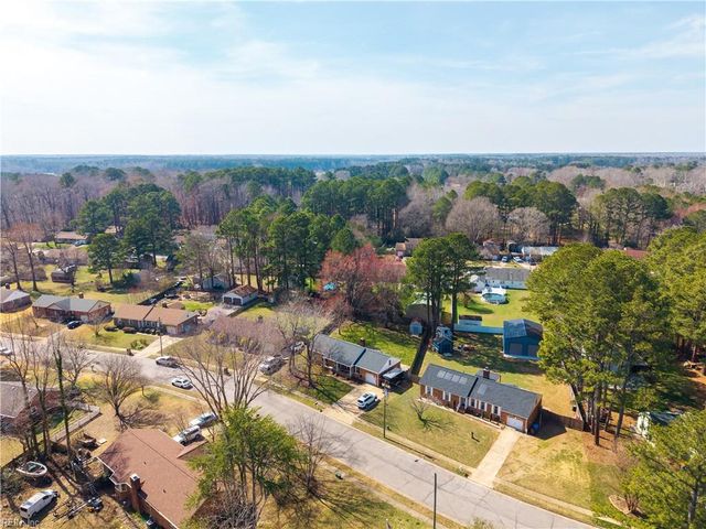 2736 Horseshoe DR, Chesapeake, VA 23322