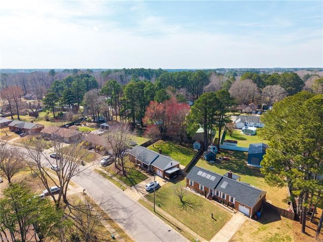 2736 Horseshoe DR, Chesapeake, VA 23322