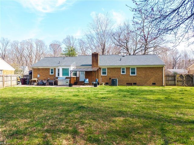 2736 Horseshoe DR, Chesapeake, VA 23322