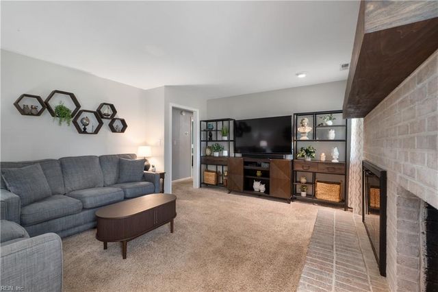 2736 Horseshoe DR, Chesapeake, VA 23322