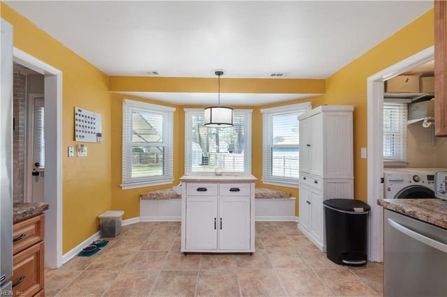 2736 Horseshoe DR, Chesapeake, VA 23322