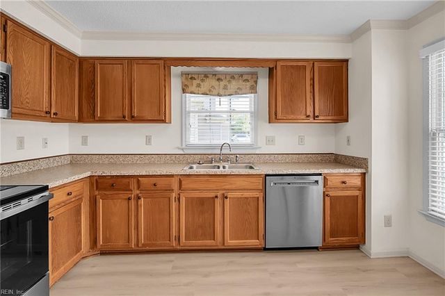175 Rustling Oak RDG, Yorktown, VA 23692
