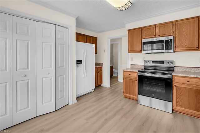 175 Rustling Oak RDG, Yorktown, VA 23692
