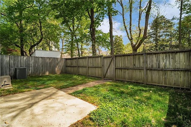 175 Rustling Oak RDG, Yorktown, VA 23692