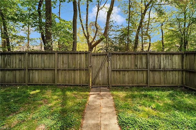 175 Rustling Oak RDG, Yorktown, VA 23692