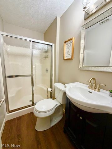5275 Lenore Drive, Mentor, OH 44060