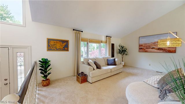 5275 Lenore Drive, Mentor, OH 44060