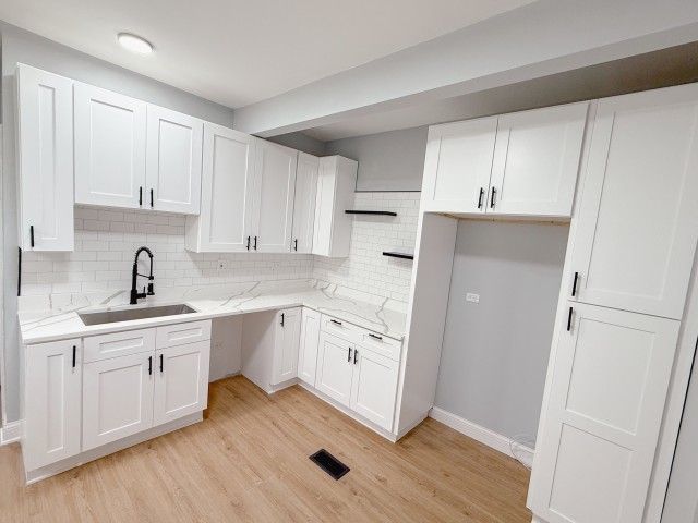 7533 S Michigan Avenue, Chicago, IL 60619