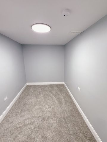 7533 S Michigan Avenue, Chicago, IL 60619