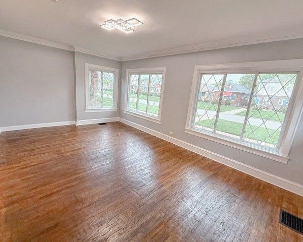 7533 S Michigan Avenue, Chicago, IL 60619