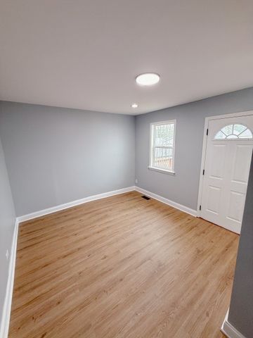 7533 S Michigan Avenue, Chicago, IL 60619
