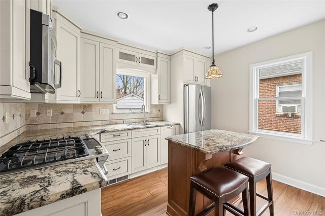 166 Commonwealth Street, Franklin Square, NY 11010