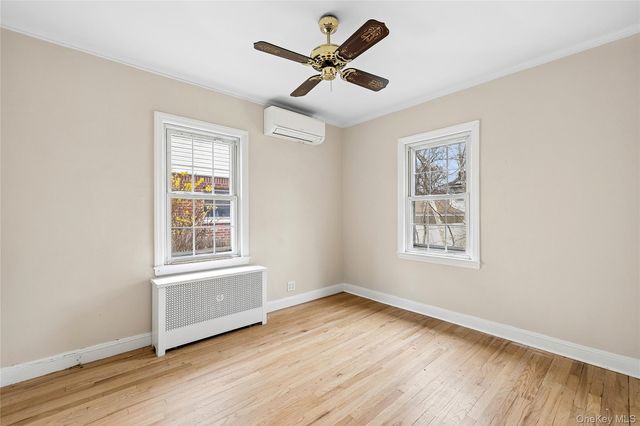 166 Commonwealth Street, Franklin Square, NY 11010