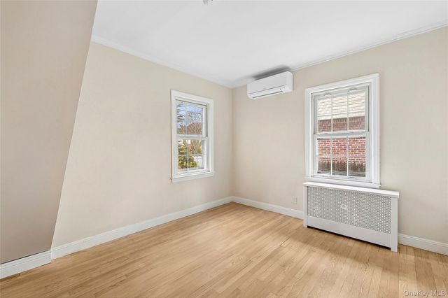 166 Commonwealth Street, Franklin Square, NY 11010