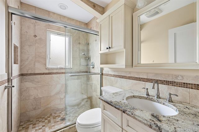 166 Commonwealth Street, Franklin Square, NY 11010