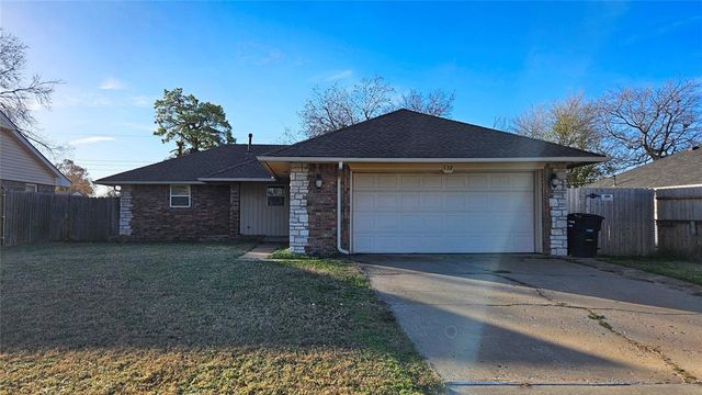 132 SW 11th Street, Moore, OK 73160