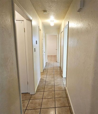 132 SW 11th Street, Moore, OK 73160