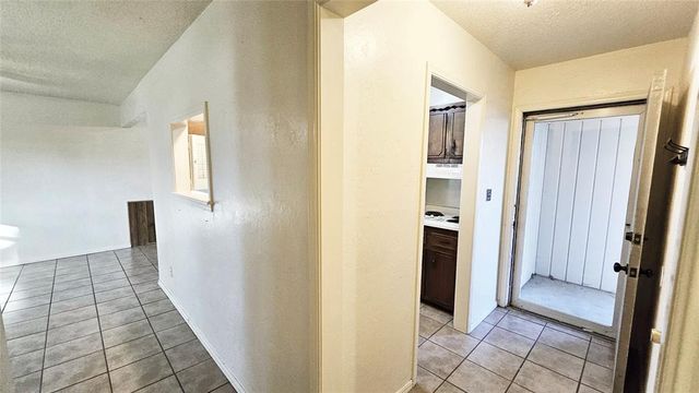 132 SW 11th Street, Moore, OK 73160