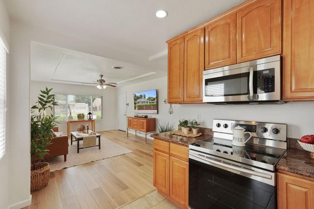 216 E Carlton Way, Tracy, CA 95376