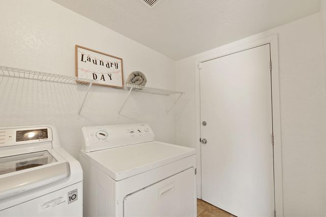 216 E Carlton Way, Tracy, CA 95376