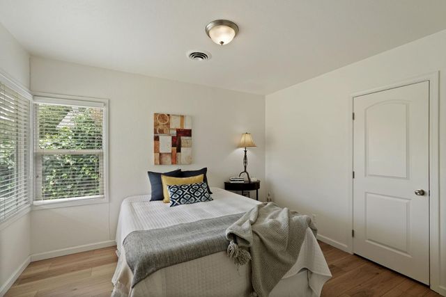 216 E Carlton Way, Tracy, CA 95376