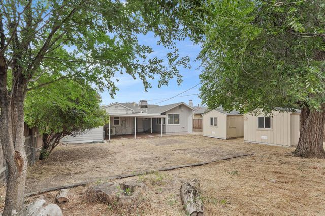 216 E Carlton Way, Tracy, CA 95376