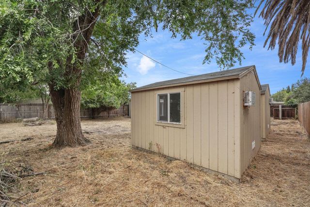 216 E Carlton Way, Tracy, CA 95376