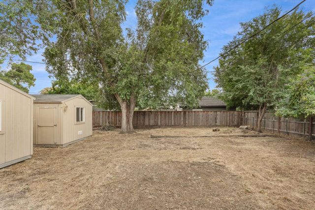 216 E Carlton Way, Tracy, CA 95376