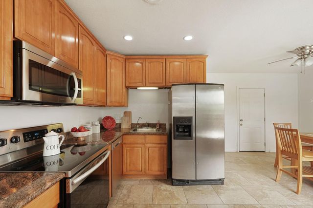216 E Carlton Way, Tracy, CA 95376