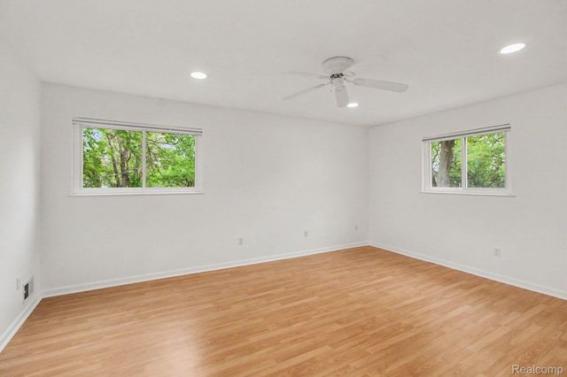 3376 Hessel Avenue, Rochester Hills, MI 48307