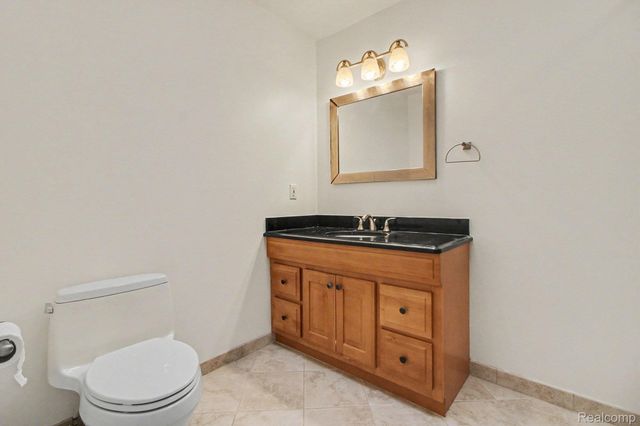 3376 Hessel Avenue, Rochester Hills, MI 48307