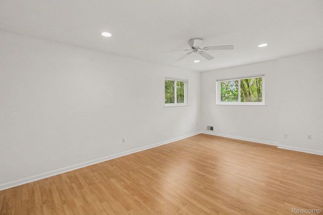 3376 Hessel Avenue, Rochester Hills, MI 48307