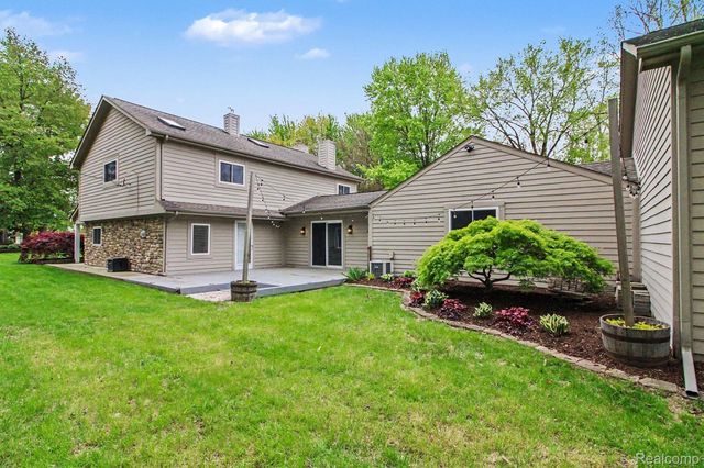 3376 Hessel Avenue, Rochester Hills, MI 48307