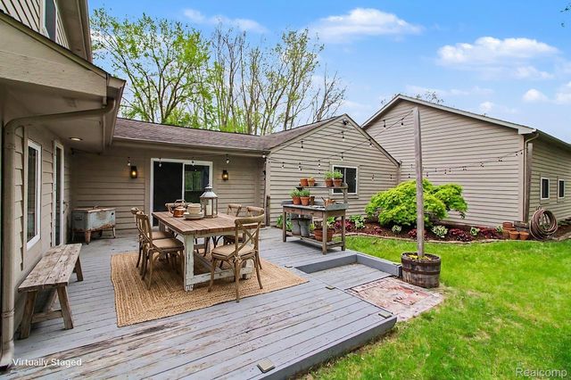 3376 Hessel Avenue, Rochester Hills, MI 48307