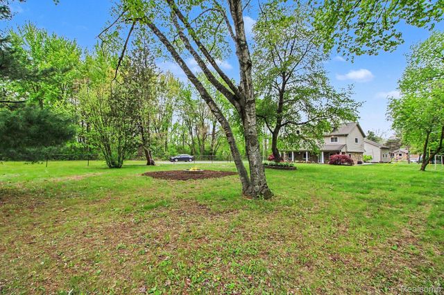 3376 Hessel Avenue, Rochester Hills, MI 48307