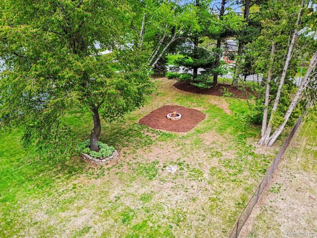 3376 Hessel Avenue, Rochester Hills, MI 48307