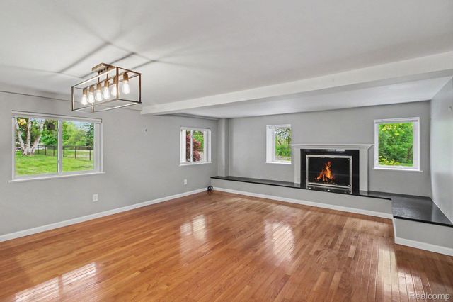 3376 Hessel Avenue, Rochester Hills, MI 48307