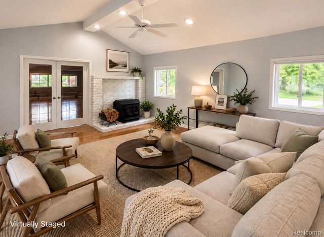 3376 Hessel Avenue, Rochester Hills, MI 48307