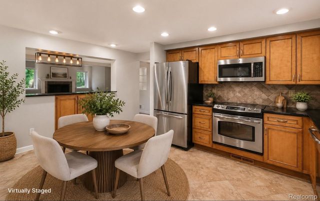 3376 Hessel Avenue, Rochester Hills, MI 48307