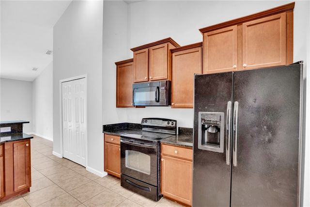 1602 Lexington Square SW, Vero Beach, FL 32962