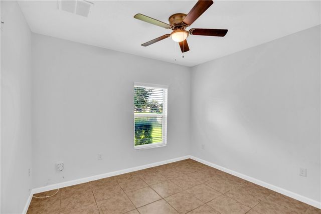 1602 Lexington Square SW, Vero Beach, FL 32962
