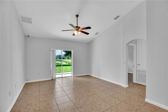 1602 Lexington Square SW, Vero Beach, FL 32962